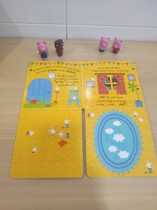 Libros y figuras deEls tres porquets