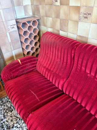 Sofá de terciopelo rojo 4 plazas