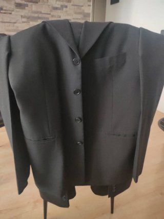 Traje de vestir negro para bodas, fiestas