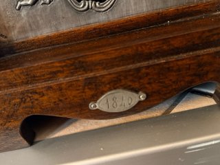 Orologio vintage in legno, stile antico 1840