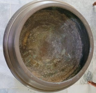 Jarrón antiguo de suelo