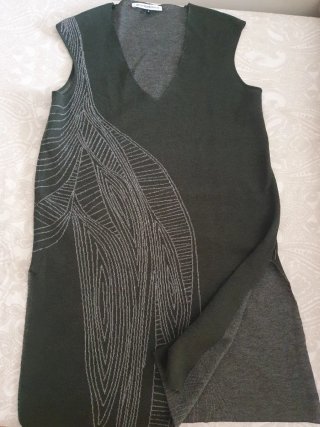 Vestido Adolfo Dominguez verde grisáceo. talla M