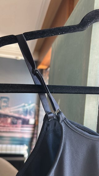 Top Fabletics Negro Nuevo con Etiqueta