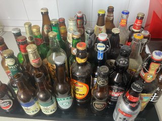 Lotto di 33 bottiglie di birra antiche da collezione