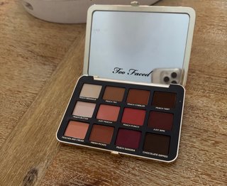 Too Faced Just Peachy Mattes - Paleta de sombras