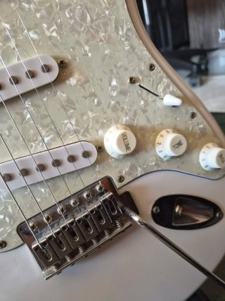 Guitarra Eléctrica Fender Blanca
