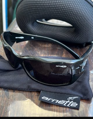 Gafas de sol Arnette negras