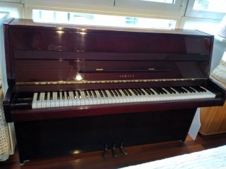 Piano Vertical Yamaha