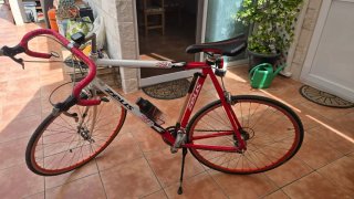 Bicicleta Zeus Roja y Blanca
