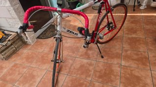 Bicicleta Zeus Roja y Blanca