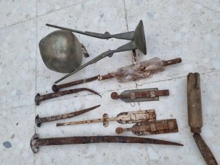 Strumenti antichi e vari oggetti