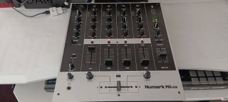 Mesa de Mezclas Numark M6 USB