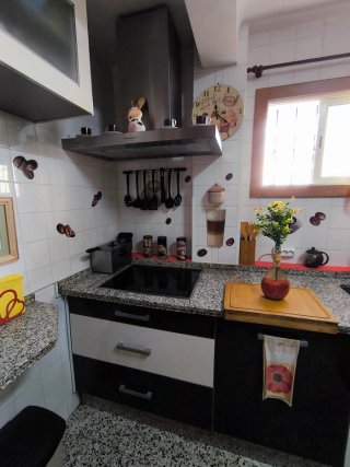 Cocina Completa Marrón y Beige + Electrodomésticos