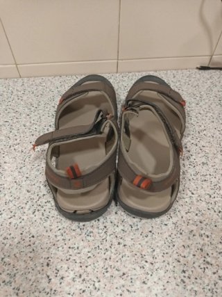 Sandalias Decathlon Marrones y Naranja Talla Chico