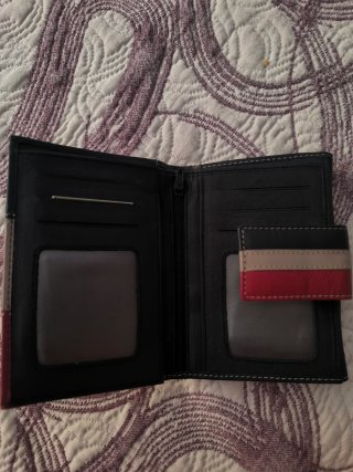 Monedero de señora en cuero negro, rojo y beige