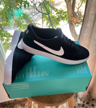Zapatillas Nike SB Negras y Blancas