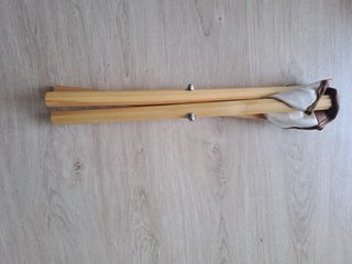 Taburete plegable de madera