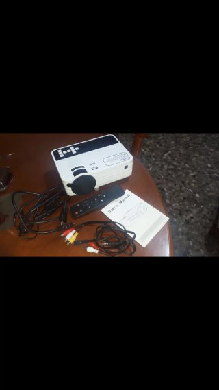 Proyector de cine blanco