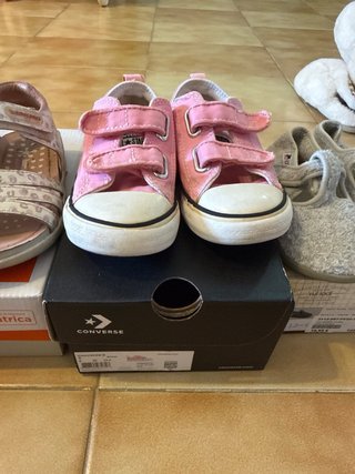 Lote 4 pares calzado niña talla 25