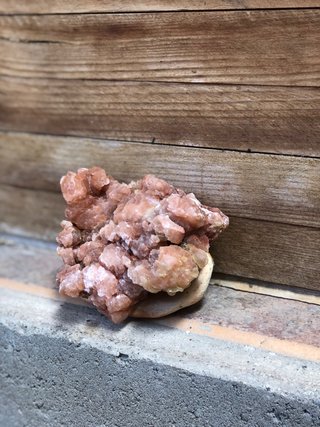 Piedra de Aragonito Roja