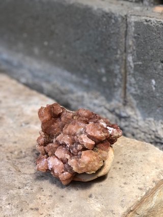 Piedra de Aragonito Roja