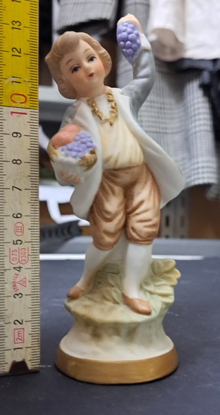 Statua Capodimonte Bambino con Uva