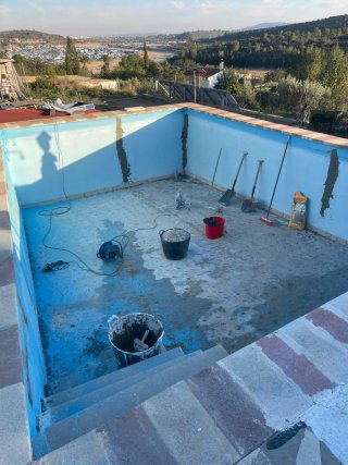 Piscina alicatados