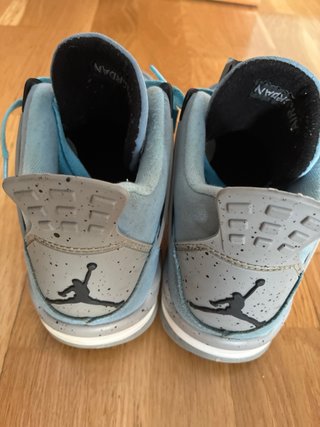 Jordan 4 Azul y Gris