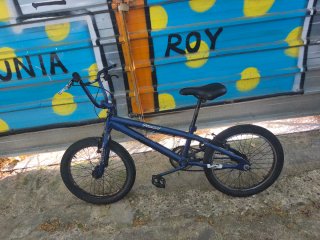 Bicicleta BMX Azul buen estado