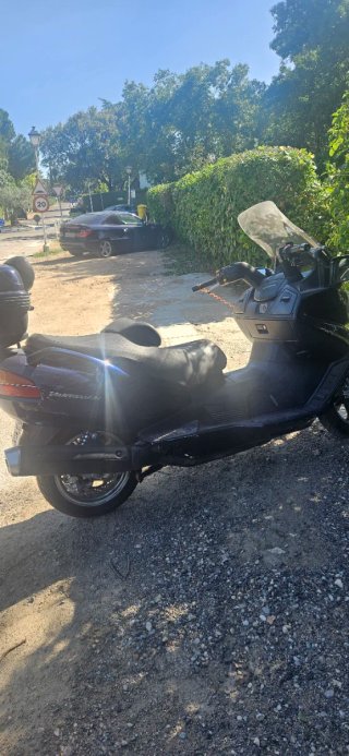 Suzuki Burgman 650 Maxi Scooter Automática