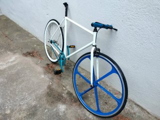 Bici Fixie Blanca y Azul