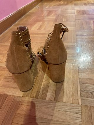 Sandalias marrones de tacón