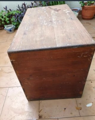 Baúl antiguo de madera vintage