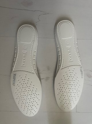 Zapatillas Prada Abotinadas Blancas y Negras