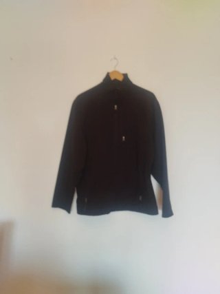 Chaqueta negra hombre cremallera.