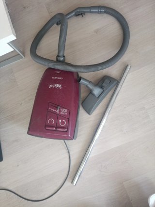 Aspirador Tornado Simba 1200W (bolsa universal)