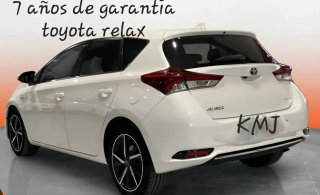 Particular Toyota Auris con garantía