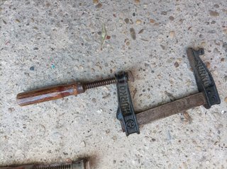 2 gatti di pressione antichi + spatola dentata