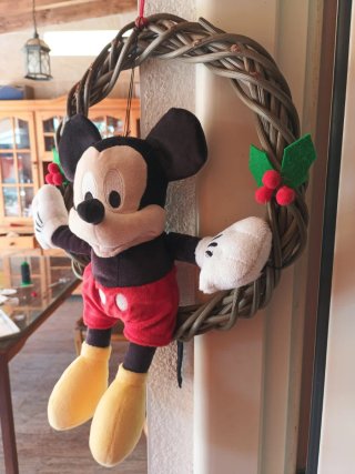 Mickey Mouse de Disney Store en columpio