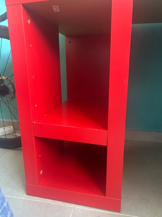 Escritorio IKEA Beige y Rojo