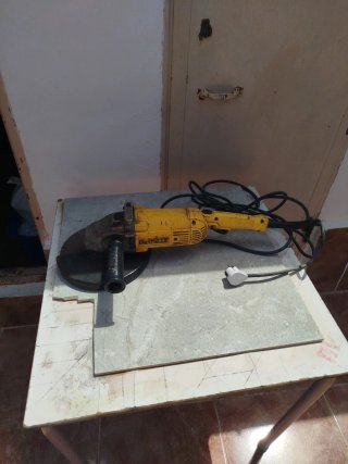Radial DeWalt