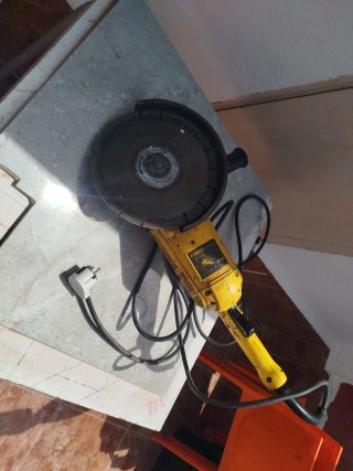 Radial DeWalt