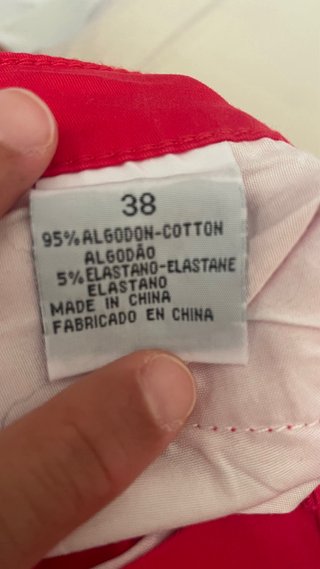 Pantalón pitillo rojo elástico Talla 38