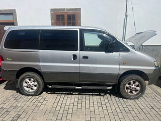 Hyundai H-1 2003
