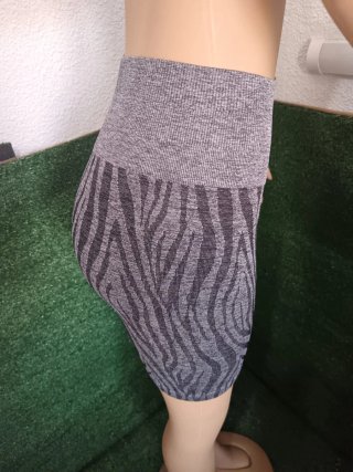Mallas cortas con estampado cebra