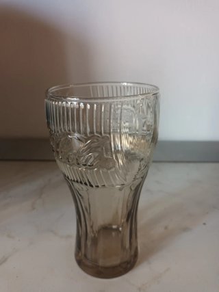 Bicchieri particolari marroni trasparenti