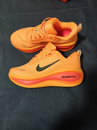 Zapatillas Nike vomero plus Naranja talla 40