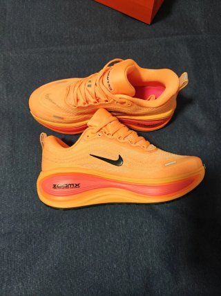 Zapatillas Nike vomero plus Naranja talla 40