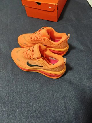 Zapatillas Nike vomero plus Naranja talla 40