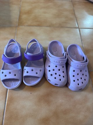 Lote 2 pares Crocs Talla 10 Morado